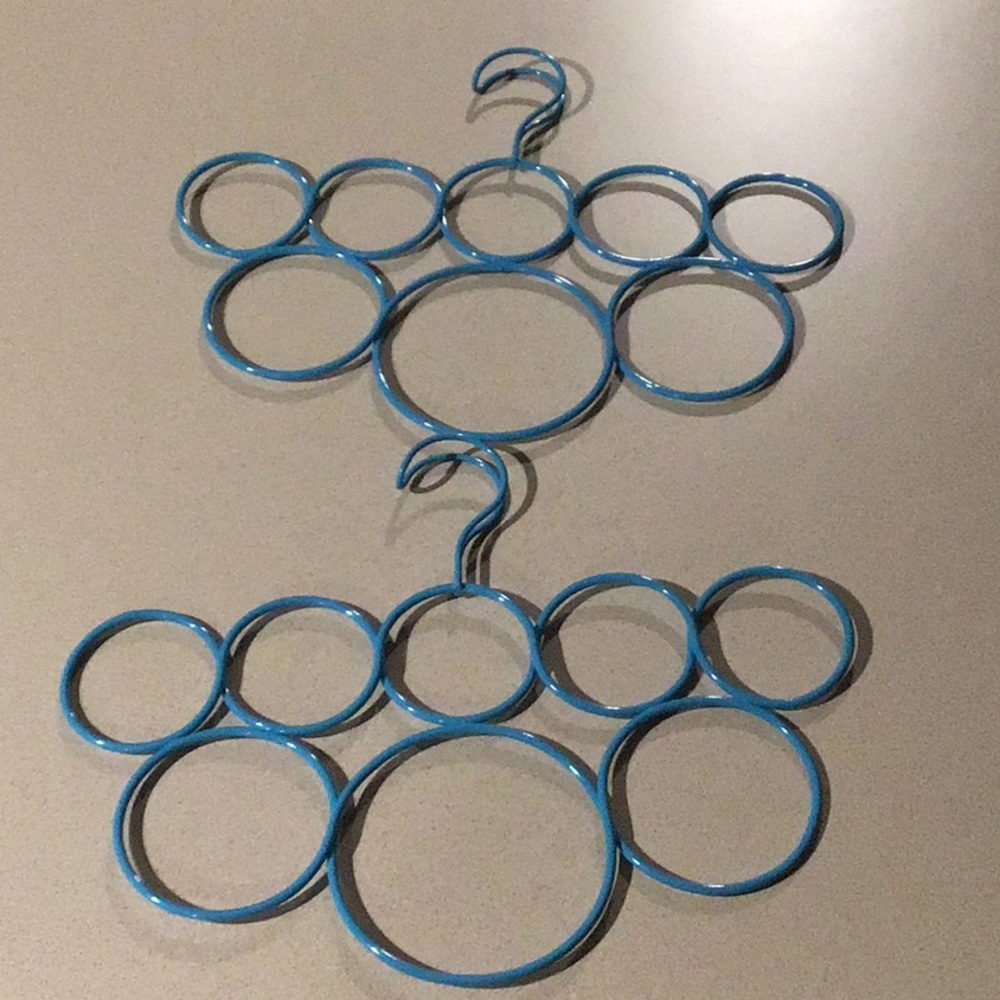 Scarf hangers